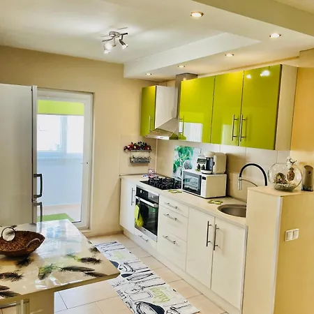 Emerald Apartment *