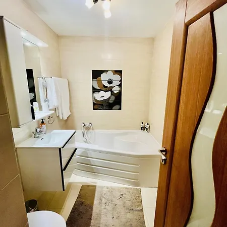 Emerald Apartment Bucharest